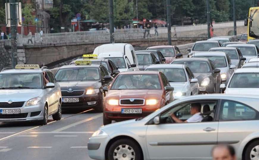Pazite na gužve: U više sarajevskih ulica danas obustava saobraćaja