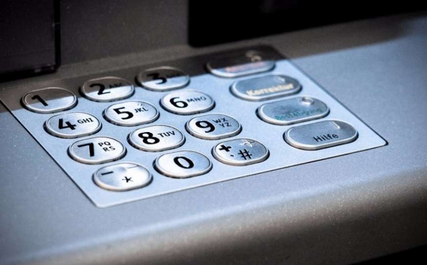 Pripazite dok dižete novac: Na bankomatu pronađen 'skimer'