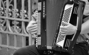 Slovenac svirao harmoniku punih 50 sati