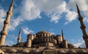 Muslimani obilježavaju Noć bitke na Bedru, Lejletul-Bedr