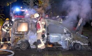 Izgorio VW Caddy: Političaru zapalili automobil