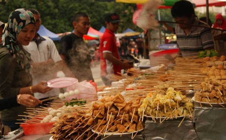 Egzotičnim jelima obiluju ramazanske trpeze u Maleziji