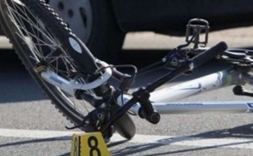 U saobraćajnoj nezgodi poginuo biciklista