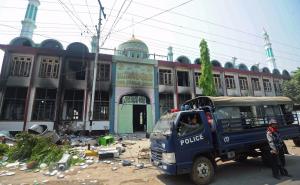 Policija nemoćna: 150 radikalnih budista zapalilo džamiju