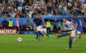 Boateng igrao rukom, Bonucci poravnao za Italiju s bijele tačke 
