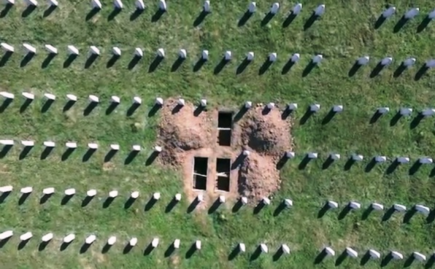Memorijalni centar Potočari snimljen iz zraka 