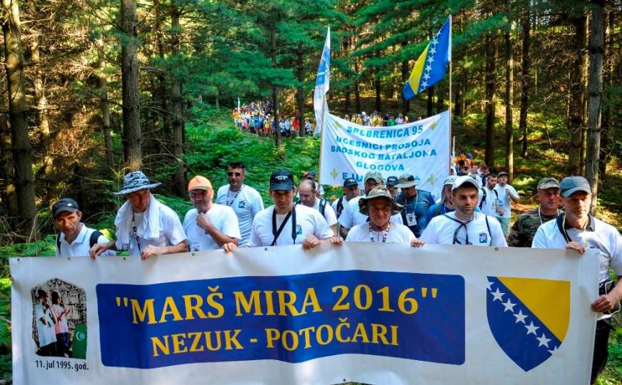 Oko 5.000 učesnika 'Marša mira' krenulo prema Potočarima