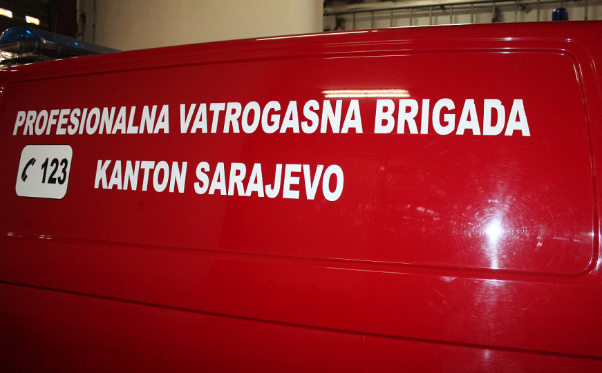 Sarajevo: Nepoznate osobe podmetnule požar na ulaznim vratima stana