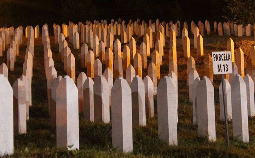 Noć u Potočarima uoči dženaze žrtvama genocida