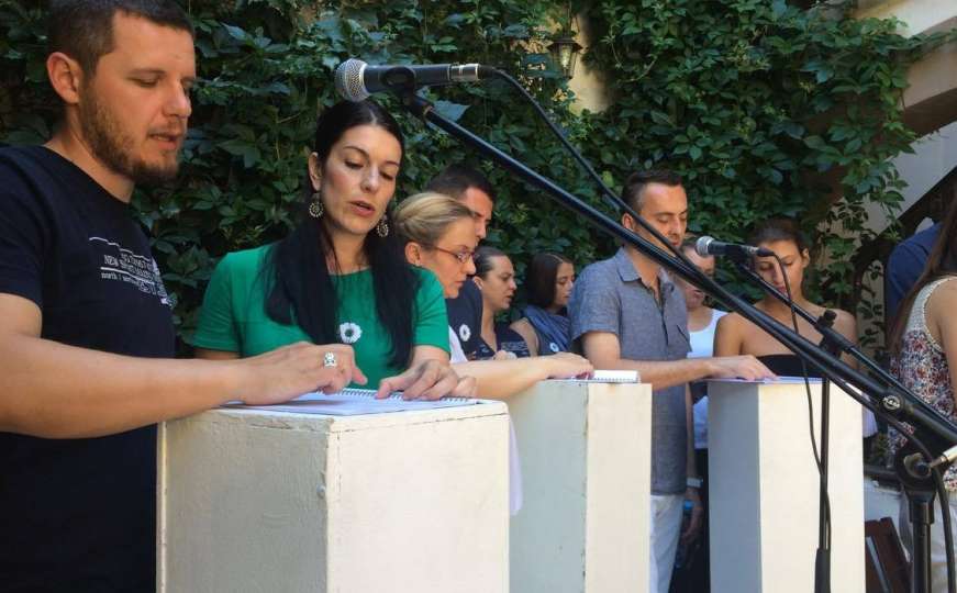 Tri sata najtužnijeg ritma: Glumci čitaju imena ubijenih Srebreničana
