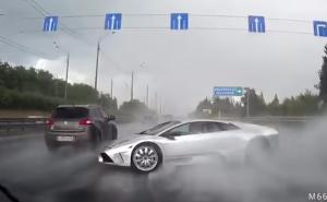 Moskva: Pogledajte kako je prošle sedmice Rus razbio Lamborghini na autoputu