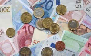 O oporezivanju toplog obroka i regresa: Pravilnik se ne protivi Ustavu