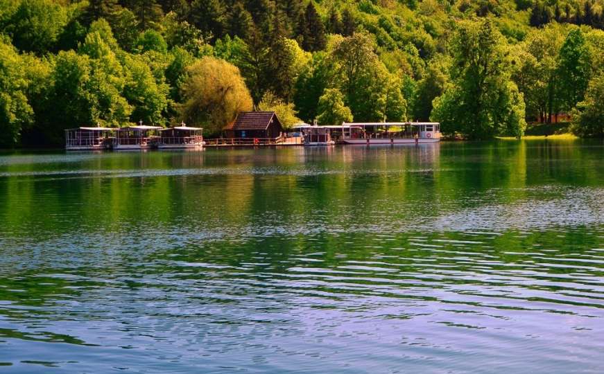 Plitvička jezera preopterećena turistima i preizgrađena apartmanima!