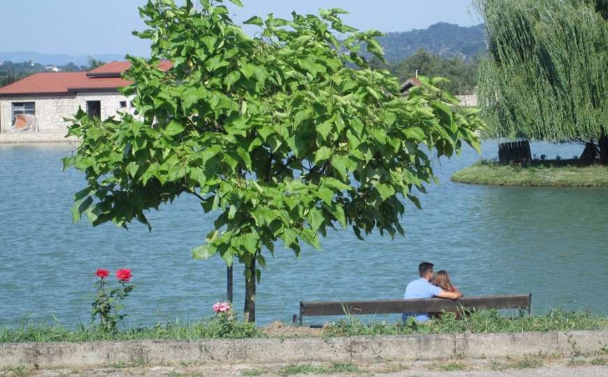 Jezero Jelen idealan je izbor za porodični izlet, ali i za romantiku