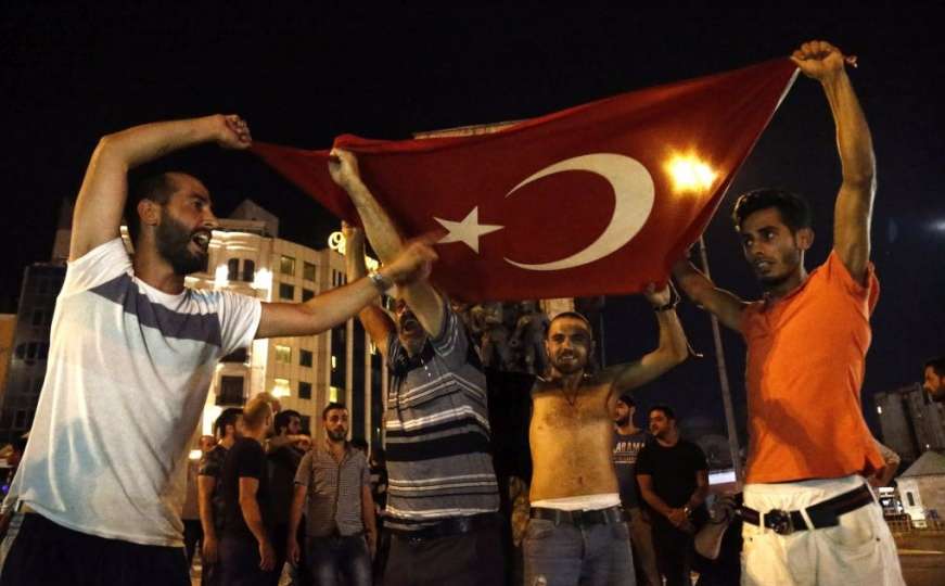 Erdogan se obratio velikom skupu u Istanbulu 