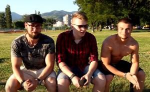 Zenica: Skinuo se do pasa i počeo raditi sklekove u tržnom centru