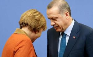 Merkelova osudila pokušaj državnog udara u Turskoj
