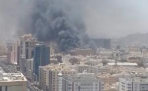 Veliki požar u Mekki: Padaju dijelovi zgrade