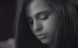 Šesnaestogodišnja kantautorica porijeklom iz BiH