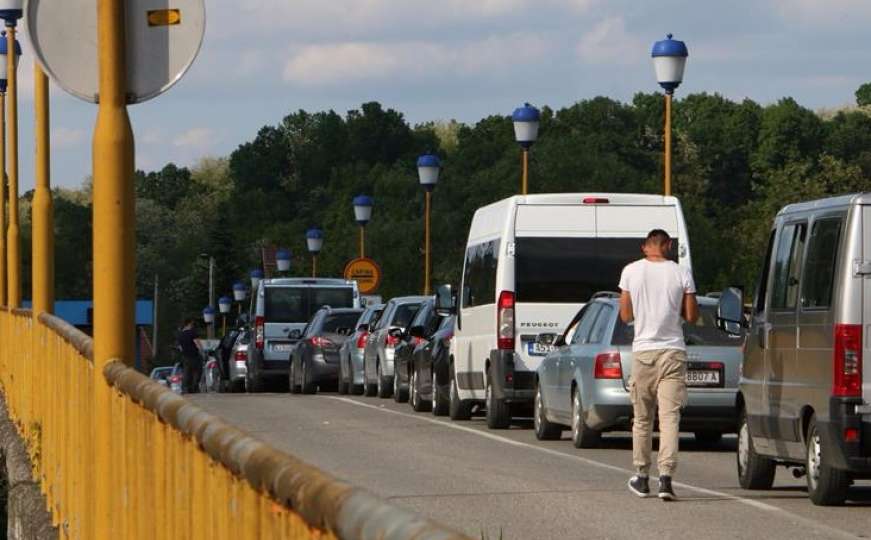 Pročitajte kakvo je stanje na graničnim prijelazima večeras 