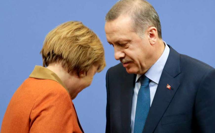 Merkel: Podržavamo demokratski izabranu vlast u Turskoj