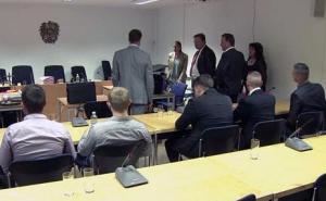 Počelo suđenje: Tinejdžeri iz BiH oteli taksistu i vozili ga u prtljažniku