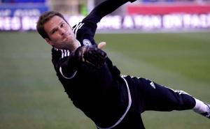 Asmir Begović prelazi u Everton?