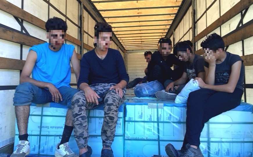 U zapečaćenoj prikolici: Osam Afganistanaca prošlo pola Europe