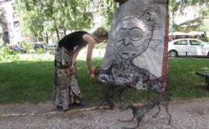 Una Čardžić: Izložba skulptura pasa "Lutalice" 