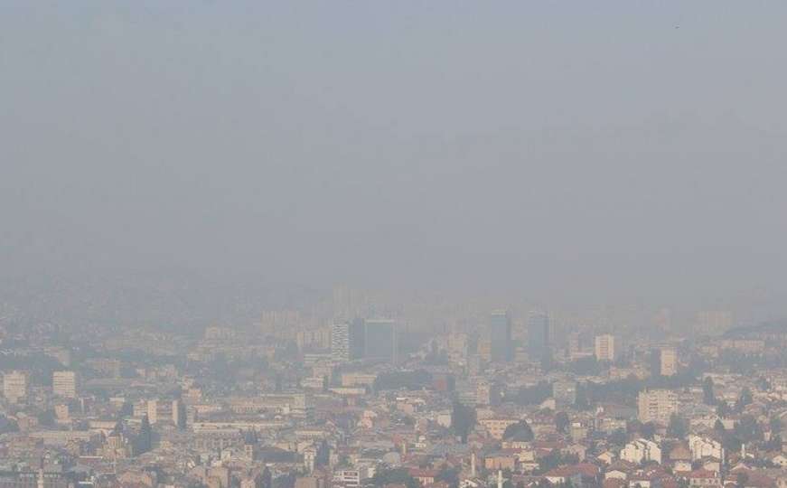 Sarajevo jutros pod maglom, dimom i mirisom paljevine