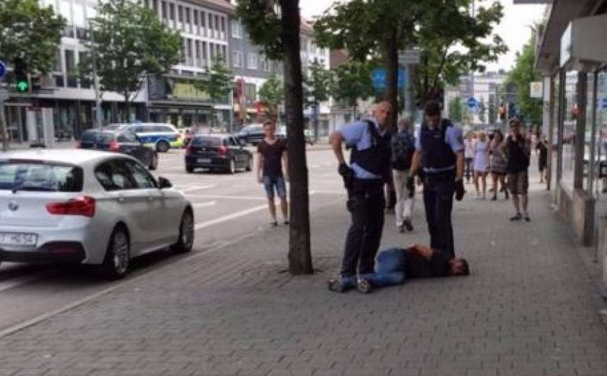 Novi napad u Njemačkoj: Mačetom isjekao ženu, ranio dvoje ljudi