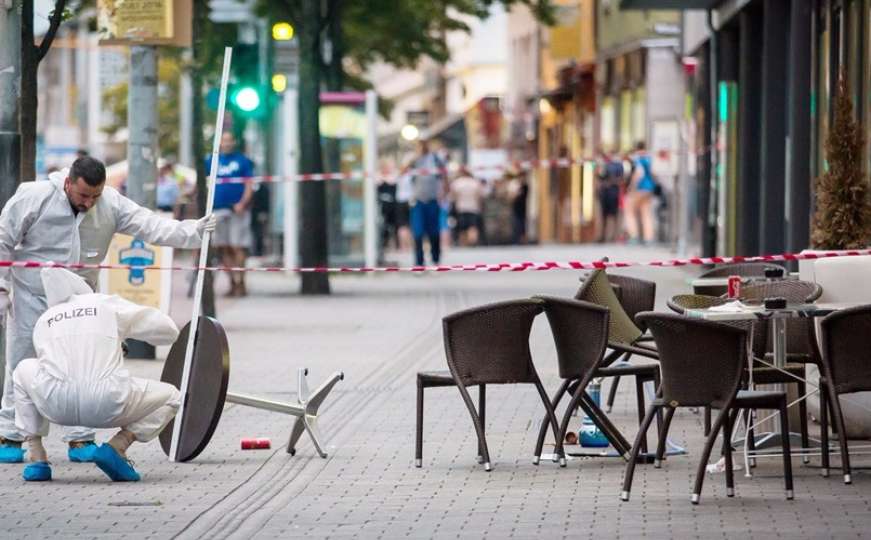 Njemačka: Napadač mačetom i ubijena žena radili zajedno?