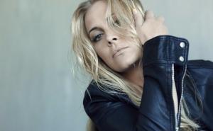 Anouk - Wanna Little Something