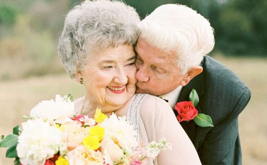 Za proslavu 63 godišnjice braka unuka im priredila foto sesiju