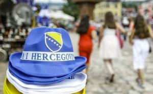 Rugamo se dijasporcima, a ne vidimo sebe