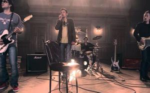 Poslušajte Devedesete od benda Grafit