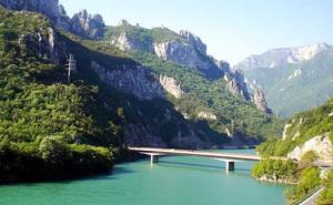 Posjeta spomen-ploči na Mostu Begića i Begovića 8. augusta