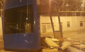 Na granici BiH i Hrvatske: Pijani vozač "pomeo" carinsku kućicu