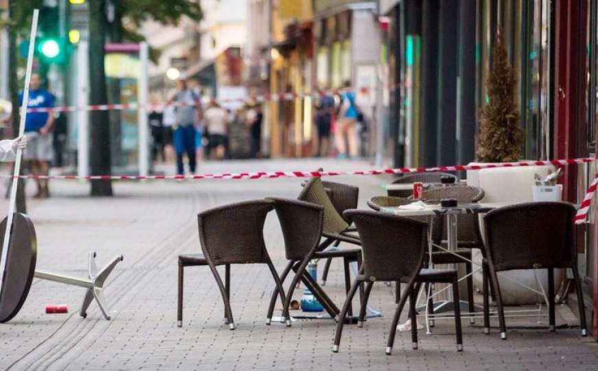 Haos u Njemačkoj: Naoružani muškarac istjerao goste iz restorana