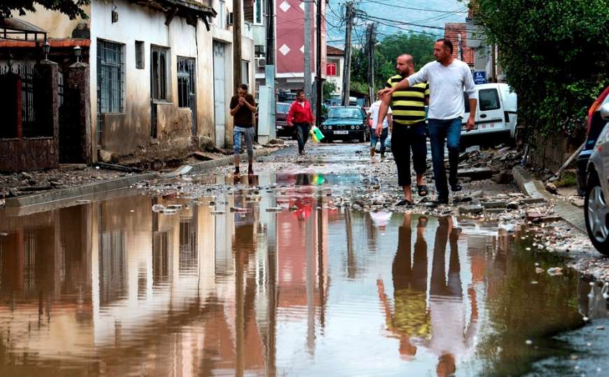 Najmanje 21 osoba poginula zbog sinoćnjeg nevremena u Skoplju