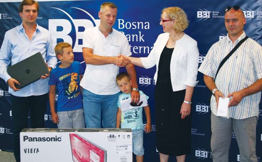 Uručene nagrade dobitnicima: TV ide u Busovaču, laptop i mobitel u Sarajevo