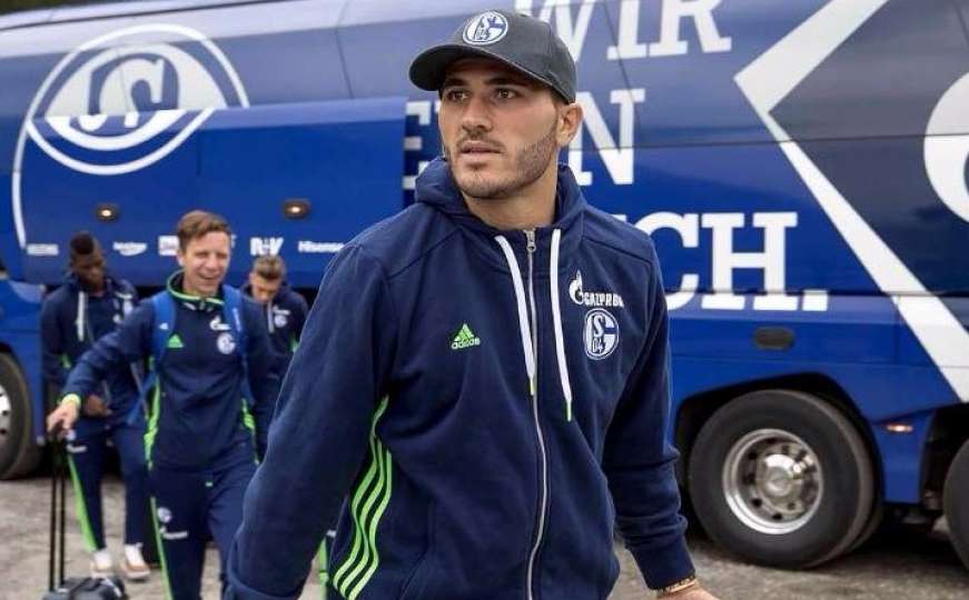 Novi trener Schalkea doveo svog ljubimca, Kolašinac seli u Premiership?
