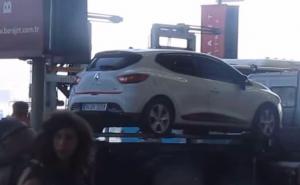 Turski 'pauci' uklanjaju automobile za samo 59 sekundi