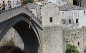 Mostar: Mladić skočio sa Starog mosta i nije izronio