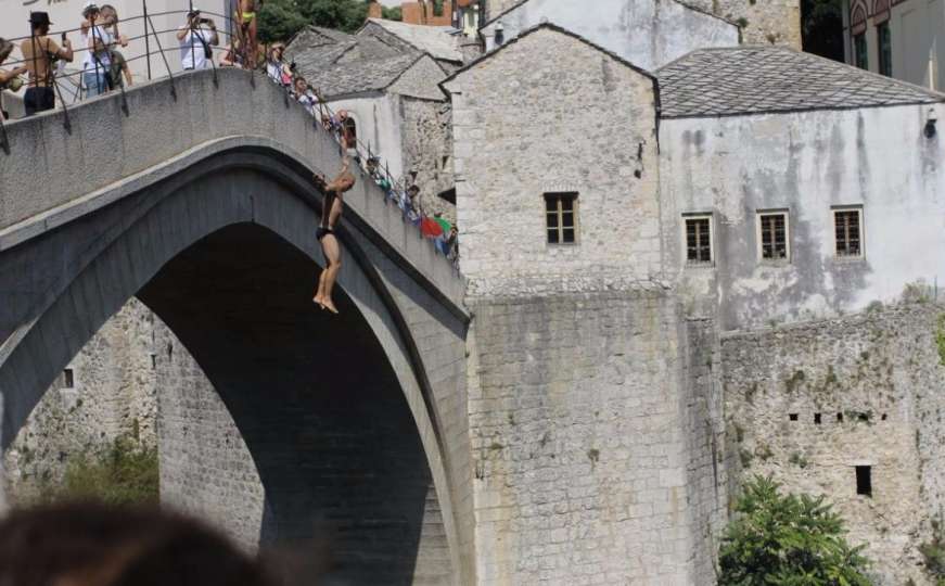 Mostar: Mladić skočio sa Starog mosta i nije izronio