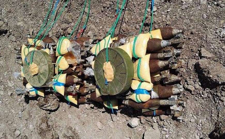 Ronioci iz Češke uništavaju minsko-eksplozivna sredstva iz rijeke Une