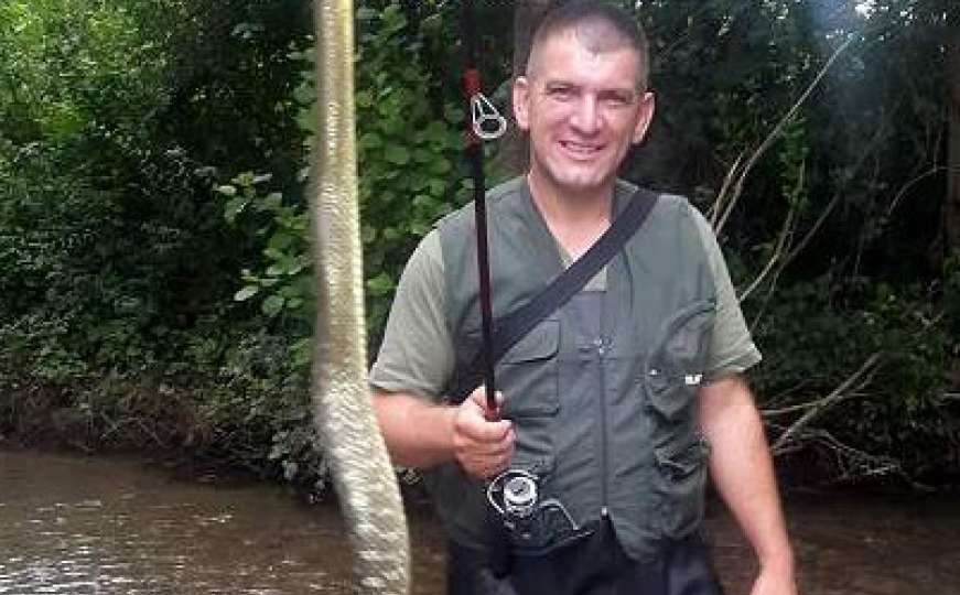 Senad Nurković pecao, pa ulovio zmiju dužine tri metra