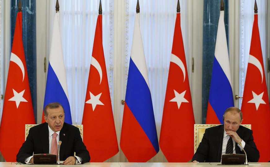 Erdogan predložio Putinu da napuste dolar u međusobnoj trgovini