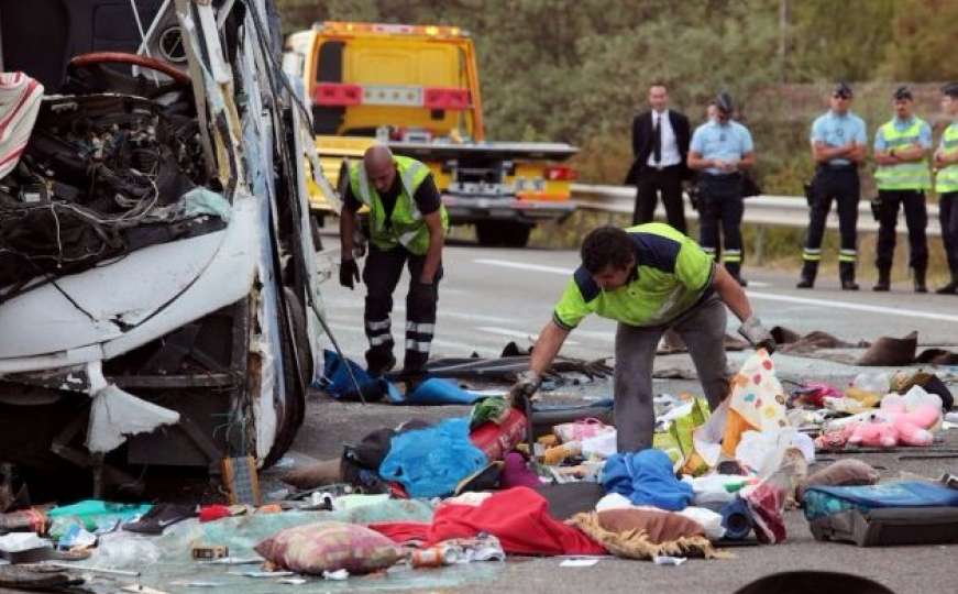 U sudaru dva autobusa povrijeđeno 16 osoba