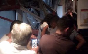 Šezdeset putnika povrijeđeno nakon što je voz udario u drvo